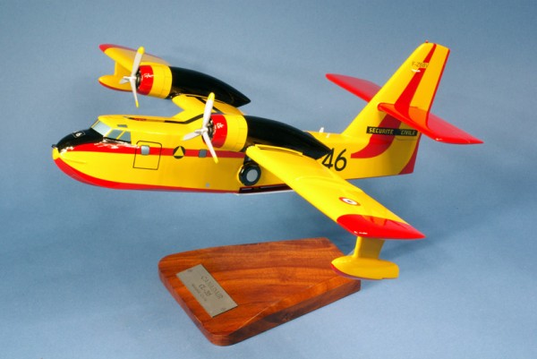 CL215, Schreibtischmodell aus Holz